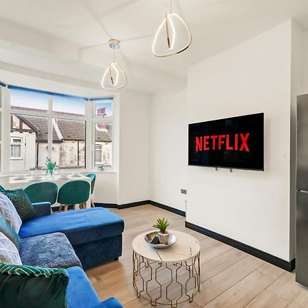 Stylish Yorkshire Gem - Sleeps 4 - Great Location Apartment Castleford Luaran gambar