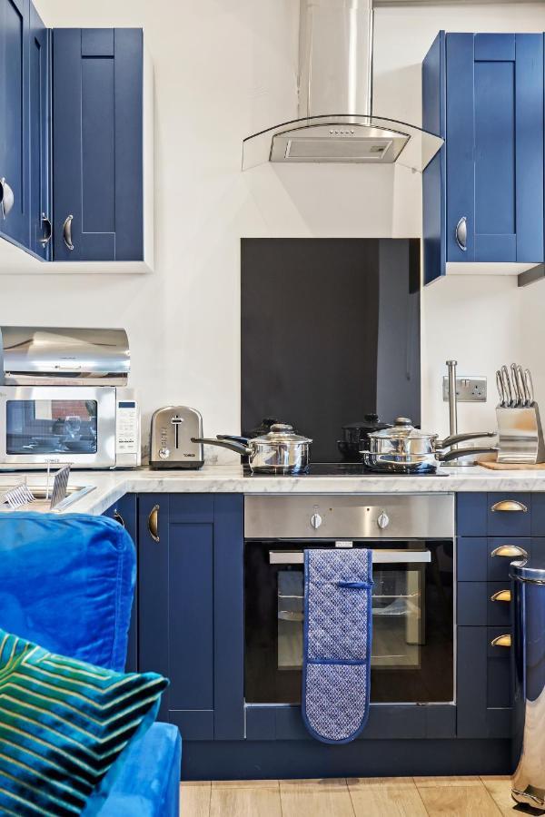 Stylish Yorkshire Gem - Sleeps 4 - Great Location Apartment Castleford Luaran gambar