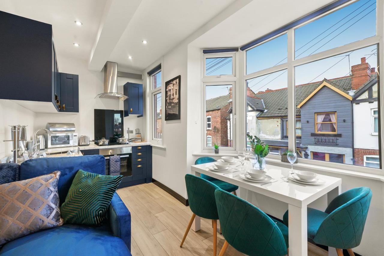 Stylish Yorkshire Gem - Sleeps 4 - Great Location Apartment Castleford Luaran gambar